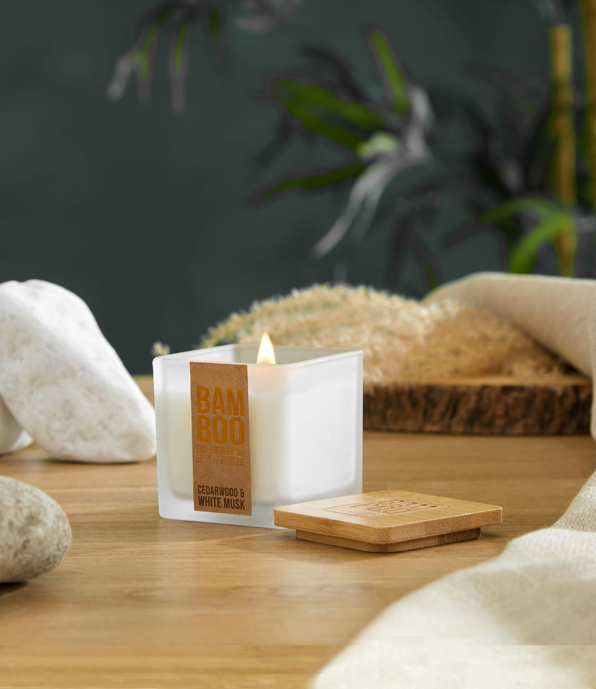Bamboo Cedarwood & White Musk Small Soy Candle - 20 Hours Burn - Crackling Wick