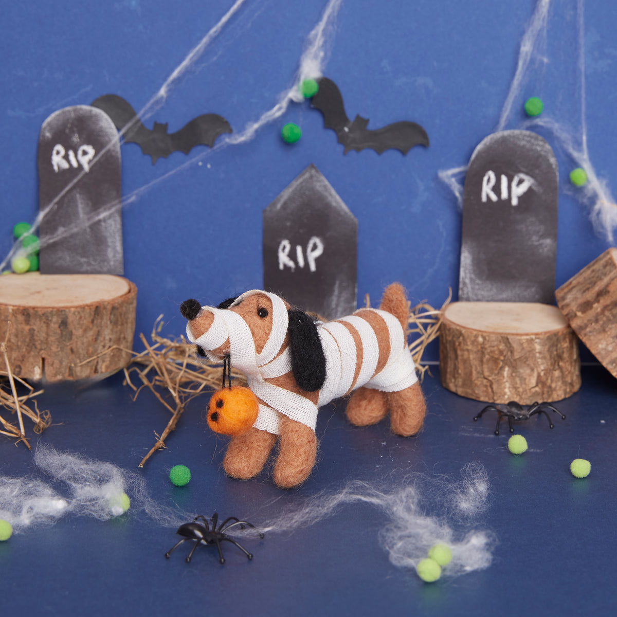 Simply Make Needle Felting Kit - Mummy Dog